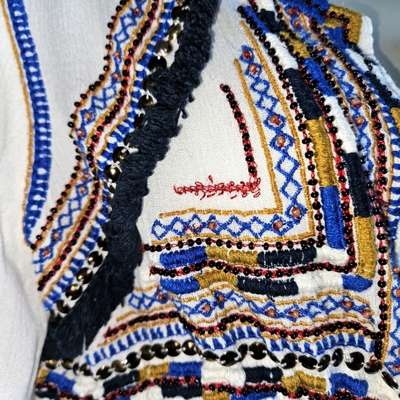 Embroidered, Open Front Top. - Picture 11 of 11